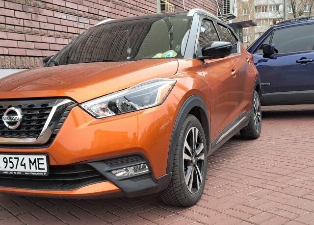 Помаранчевий Ніссан Інша, об'ємом двигуна 1.6 л та пробігом 35 тис. км за 15800 $, фото 1 на Automoto.ua