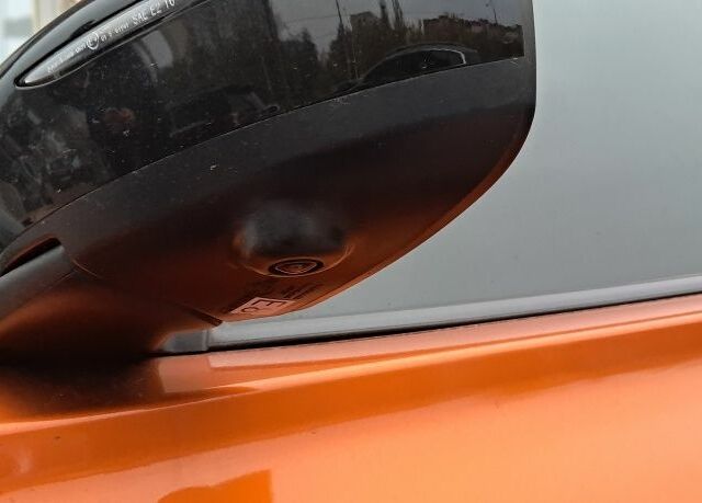 Помаранчевий Ніссан Інша, об'ємом двигуна 1.6 л та пробігом 35 тис. км за 15800 $, фото 4 на Automoto.ua