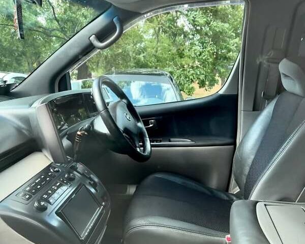 Білий Ніссан Ельгранд, об'ємом двигуна 3.5 л та пробігом 235 тис. км за 10500 $, фото 13 на Automoto.ua