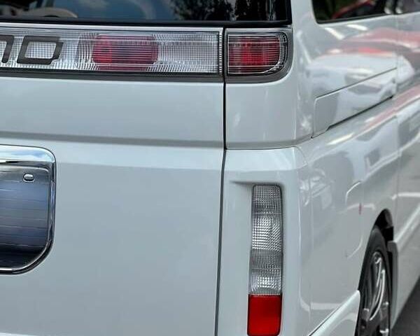 Білий Ніссан Ельгранд, об'ємом двигуна 3.5 л та пробігом 235 тис. км за 10500 $, фото 2 на Automoto.ua