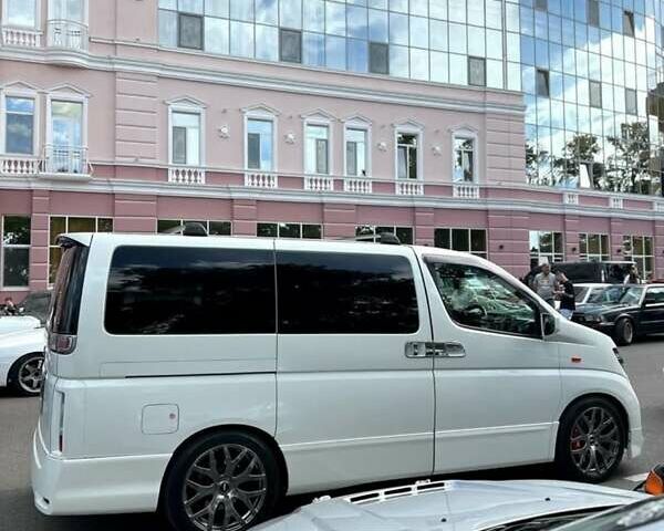 Білий Ніссан Ельгранд, об'ємом двигуна 3.5 л та пробігом 235 тис. км за 10500 $, фото 5 на Automoto.ua