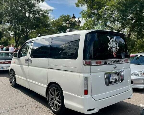 Білий Ніссан Ельгранд, об'ємом двигуна 3.5 л та пробігом 235 тис. км за 10500 $, фото 10 на Automoto.ua