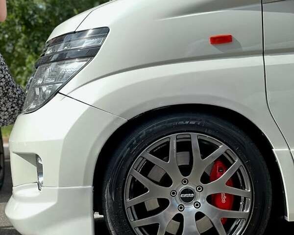 Білий Ніссан Ельгранд, об'ємом двигуна 3.5 л та пробігом 235 тис. км за 10500 $, фото 11 на Automoto.ua