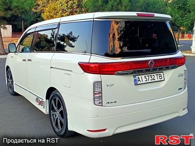 Білий Ніссан Ельгранд, об'ємом двигуна 2.5 л та пробігом 90 тис. км за 16900 $, фото 4 на Automoto.ua