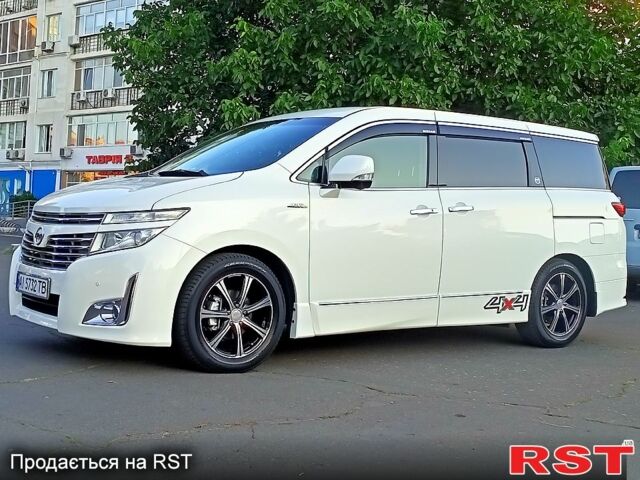 Білий Ніссан Ельгранд, об'ємом двигуна 2.5 л та пробігом 90 тис. км за 16900 $, фото 2 на Automoto.ua