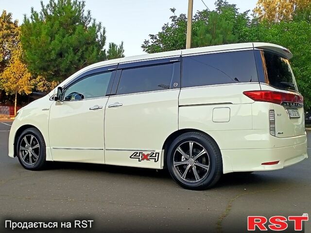 Білий Ніссан Ельгранд, об'ємом двигуна 2.5 л та пробігом 90 тис. км за 16900 $, фото 3 на Automoto.ua