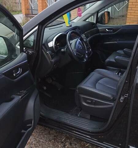 Черный Ниссан Эльгранд, объемом двигателя 2.5 л и пробегом 140 тыс. км за 14000 $, фото 7 на Automoto.ua