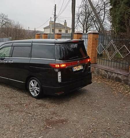 Черный Ниссан Эльгранд, объемом двигателя 2.5 л и пробегом 140 тыс. км за 14000 $, фото 4 на Automoto.ua