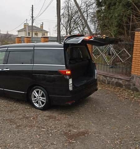 Черный Ниссан Эльгранд, объемом двигателя 2.5 л и пробегом 140 тыс. км за 14000 $, фото 2 на Automoto.ua