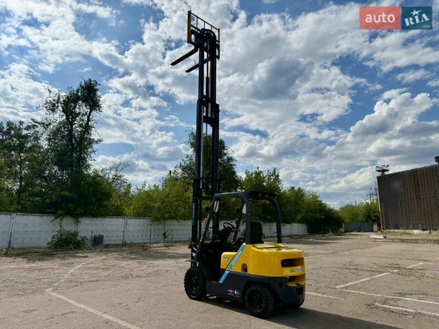 Желтый Ниссан ФД, объемом двигателя 0 л и пробегом 0 тыс. км за 22300 $, фото 9 на Automoto.ua