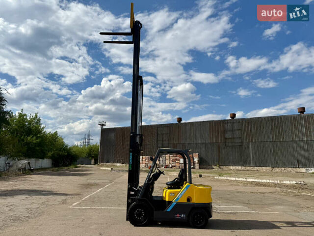 Желтый Ниссан ФД, объемом двигателя 0 л и пробегом 0 тыс. км за 22300 $, фото 7 на Automoto.ua