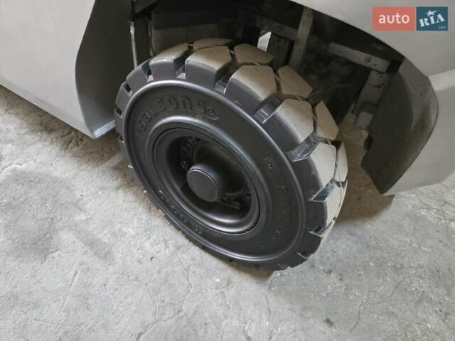Сірий Ніссан ФД, об'ємом двигуна 3.2 л та пробігом 0 тис. км за 14658 $, фото 16 на Automoto.ua
