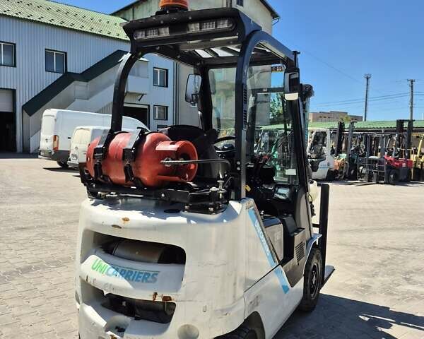 Белый Ниссан ФГ, объемом двигателя 2.1 л и пробегом 135 тыс. км за 9200 $, фото 8 на Automoto.ua