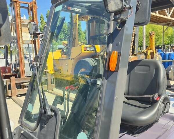 Белый Ниссан ФГ, объемом двигателя 2.1 л и пробегом 135 тыс. км за 9200 $, фото 5 на Automoto.ua
