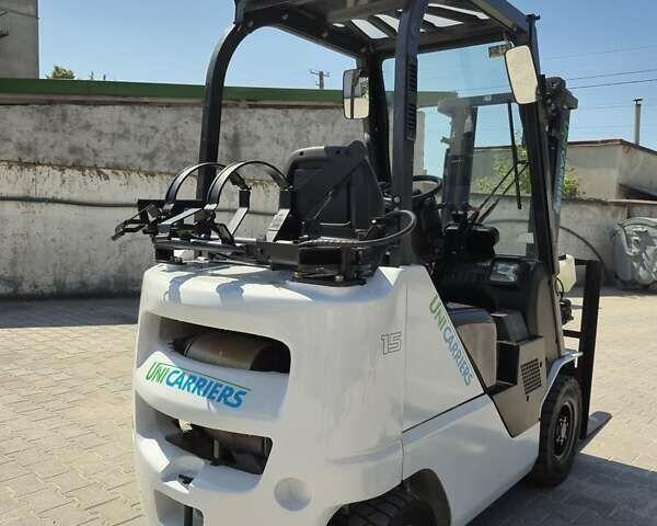 Белый Ниссан ФГ, объемом двигателя 2.1 л и пробегом 135 тыс. км за 9200 $, фото 3 на Automoto.ua
