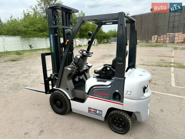 Серый Ниссан ФГ, объемом двигателя 0 л и пробегом 5 тыс. км за 12400 $, фото 6 на Automoto.ua