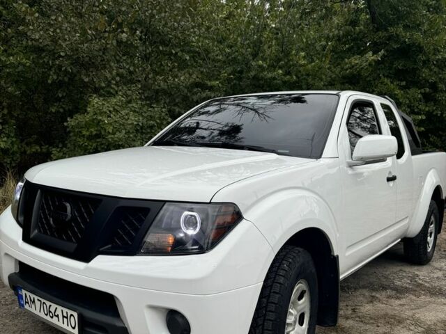 Белый Ниссан Фронтиер, объемом двигателя 2.5 л и пробегом 100 тыс. км за 12750 $, фото 1 на Automoto.ua