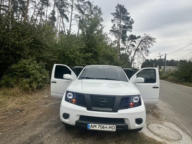 Белый Ниссан Фронтиер, объемом двигателя 2.5 л и пробегом 100 тыс. км за 12750 $, фото 10 на Automoto.ua