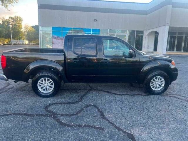 Черный Ниссан Фронтиер, объемом двигателя 2.5 л и пробегом 73 тыс. км за 4800 $, фото 5 на Automoto.ua