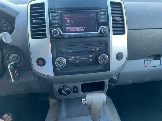 Черный Ниссан Фронтиер, объемом двигателя 2.5 л и пробегом 73 тыс. км за 4800 $, фото 10 на Automoto.ua