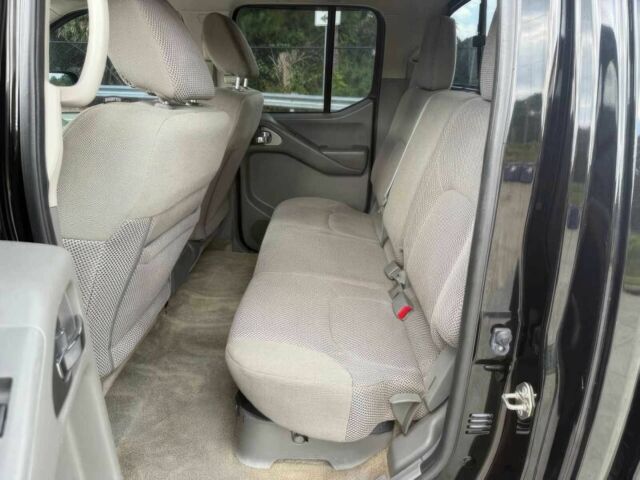 Черный Ниссан Фронтиер, объемом двигателя 4 л и пробегом 50 тыс. км за 25000 $, фото 10 на Automoto.ua