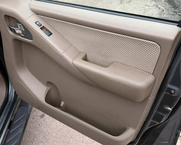 Ниссан Фронтиер 2006 в Житомире на Automoto.ua Серый Ниссан Фронтиер, объемом двигателя 4 л и пробегом 50 тыс. км за 12000 $, фото 41 на Automoto.ua