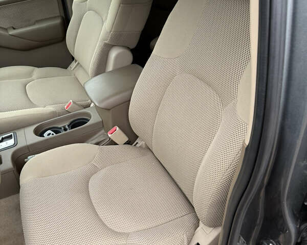 Ниссан Фронтиер 2006 в Житомире на Automoto.ua Серый Ниссан Фронтиер, объемом двигателя 4 л и пробегом 50 тыс. км за 12000 $, фото 35 на Automoto.ua