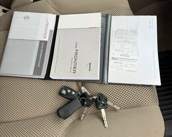 Ниссан Фронтиер 2006 в Житомире на Automoto.ua Серый Ниссан Фронтиер, объемом двигателя 4 л и пробегом 50 тыс. км за 12000 $, фото 51 на Automoto.ua