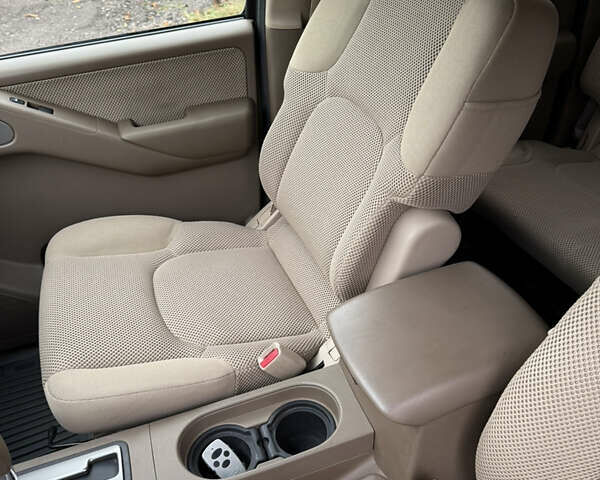 Ниссан Фронтиер 2006 в Житомире на Automoto.ua Серый Ниссан Фронтиер, объемом двигателя 4 л и пробегом 50 тыс. км за 12000 $, фото 36 на Automoto.ua