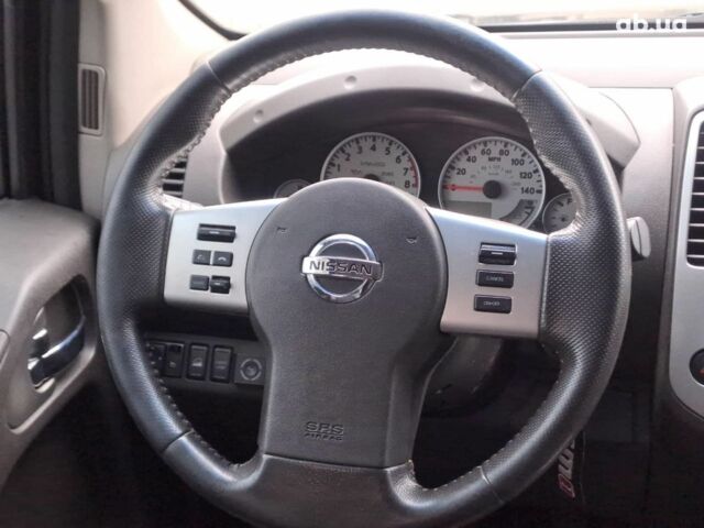 Серый Ниссан Фронтиер, объемом двигателя 4 л и пробегом 200 тыс. км за 15690 $, фото 4 на Automoto.ua