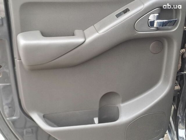 Серый Ниссан Фронтиер, объемом двигателя 4 л и пробегом 200 тыс. км за 15690 $, фото 12 на Automoto.ua