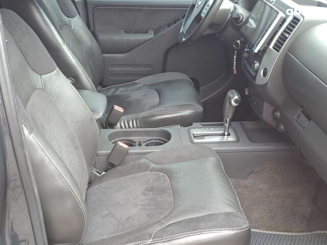 Серый Ниссан Фронтиер, объемом двигателя 4 л и пробегом 200 тыс. км за 15690 $, фото 8 на Automoto.ua