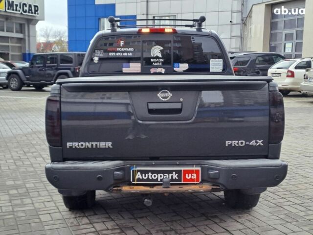 Серый Ниссан Фронтиер, объемом двигателя 4 л и пробегом 200 тыс. км за 15690 $, фото 16 на Automoto.ua