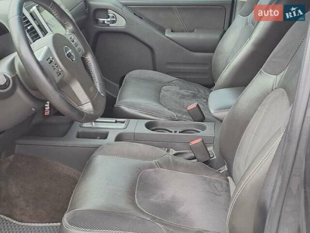 Серый Ниссан Фронтиер, объемом двигателя 4 л и пробегом 200 тыс. км за 15690 $, фото 13 на Automoto.ua