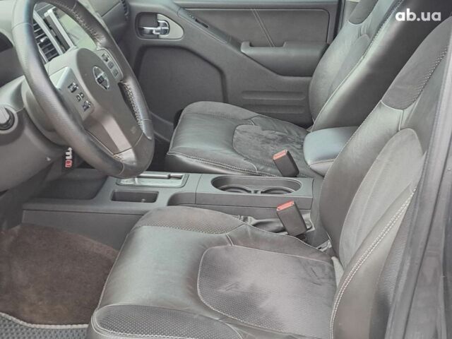 Серый Ниссан Фронтиер, объемом двигателя 4 л и пробегом 200 тыс. км за 15690 $, фото 14 на Automoto.ua