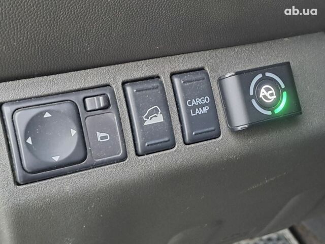 Серый Ниссан Фронтиер, объемом двигателя 4 л и пробегом 200 тыс. км за 15690 $, фото 10 на Automoto.ua