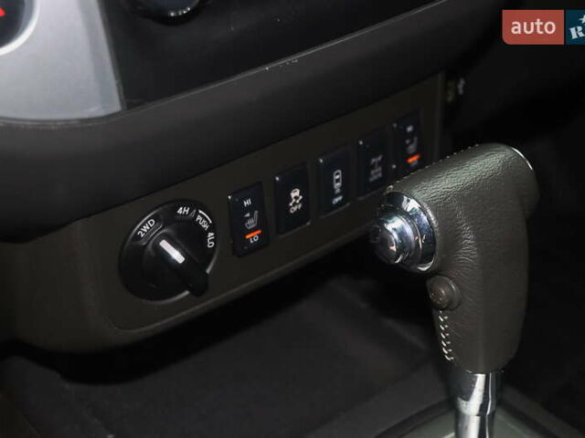 Серый Ниссан Фронтиер, объемом двигателя 4 л и пробегом 122 тыс. км за 17999 $, фото 13 на Automoto.ua