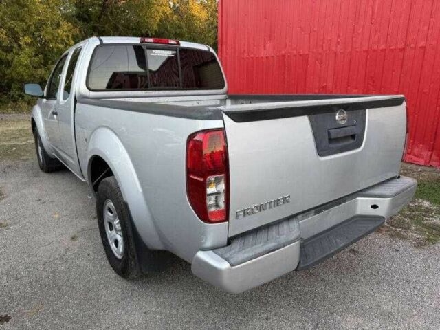 Серый Ниссан Фронтиер, объемом двигателя 2.5 л и пробегом 58 тыс. км за 4200 $, фото 1 на Automoto.ua