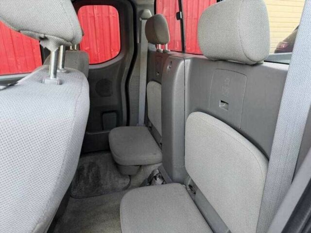 Серый Ниссан Фронтиер, объемом двигателя 2.5 л и пробегом 58 тыс. км за 4200 $, фото 8 на Automoto.ua