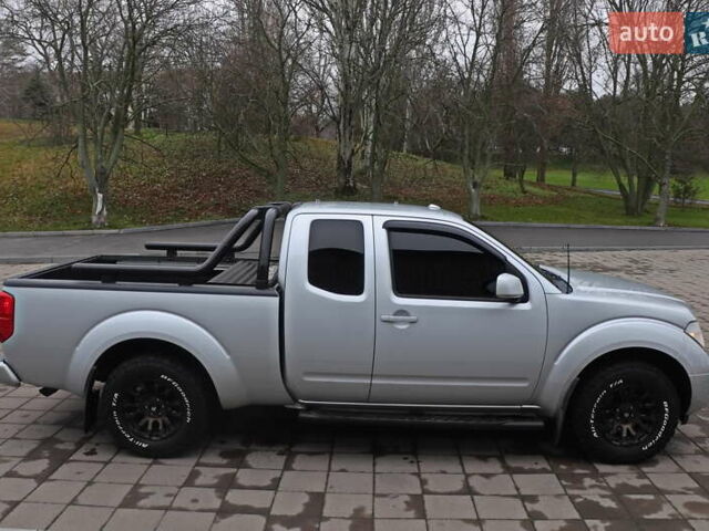 Серый Ниссан Фронтиер, объемом двигателя 4 л и пробегом 122 тыс. км за 17999 $, фото 3 на Automoto.ua