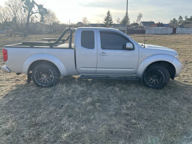 Серый Ниссан Фронтиер, объемом двигателя 4 л и пробегом 117 тыс. км за 19000 $, фото 3 на Automoto.ua