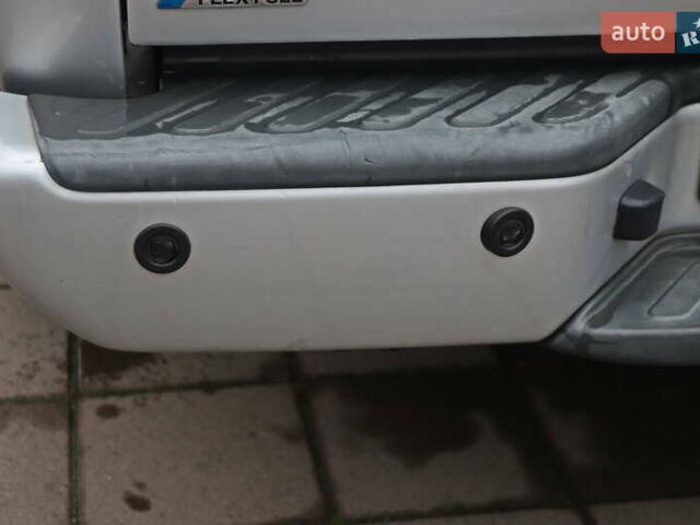 Серый Ниссан Фронтиер, объемом двигателя 4 л и пробегом 122 тыс. км за 17999 $, фото 7 на Automoto.ua