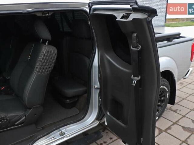 Серый Ниссан Фронтиер, объемом двигателя 4 л и пробегом 122 тыс. км за 17999 $, фото 17 на Automoto.ua