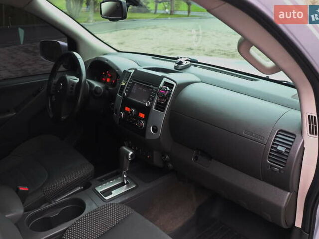 Серый Ниссан Фронтиер, объемом двигателя 4 л и пробегом 122 тыс. км за 17999 $, фото 22 на Automoto.ua