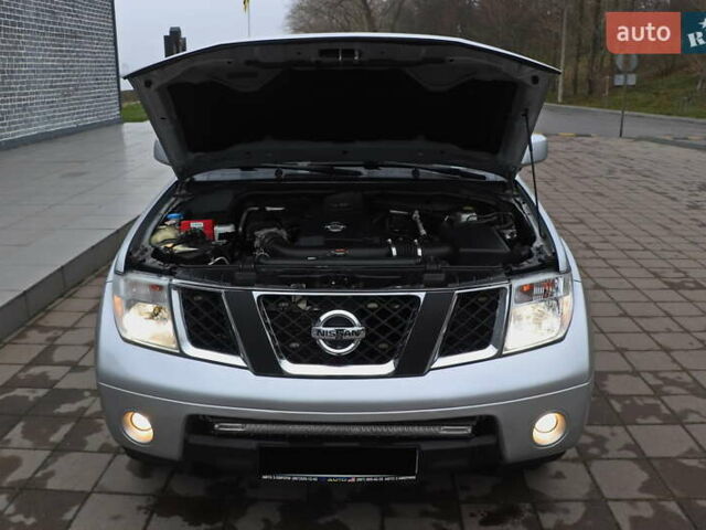 Серый Ниссан Фронтиер, объемом двигателя 4 л и пробегом 122 тыс. км за 17999 $, фото 19 на Automoto.ua