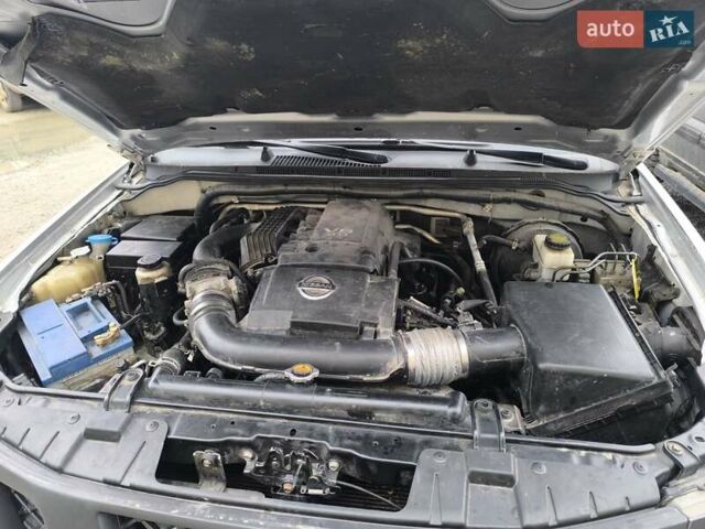 Серый Ниссан Фронтиер, объемом двигателя 4 л и пробегом 74 тыс. км за 12000 $, фото 7 на Automoto.ua