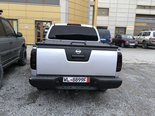 Серый Ниссан Фронтиер, объемом двигателя 4.2 л и пробегом 74 тыс. км за 12000 $, фото 3 на Automoto.ua