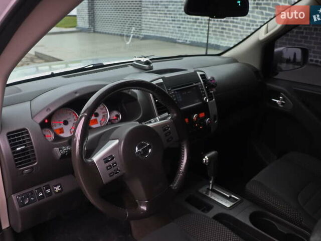 Серый Ниссан Фронтиер, объемом двигателя 4 л и пробегом 122 тыс. км за 17999 $, фото 10 на Automoto.ua