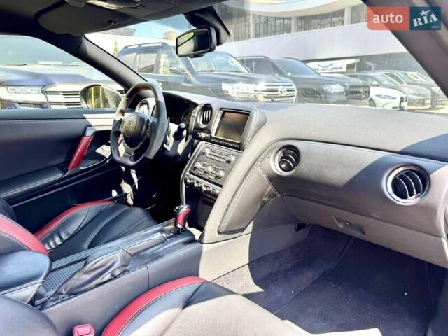 Белый Ниссан ГТ-Р, объемом двигателя 3.8 л и пробегом 40 тыс. км за 71000 $, фото 17 на Automoto.ua