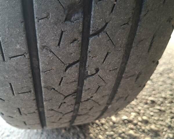 Белый Ниссан Интерстар, объемом двигателя 2.2 л и пробегом 400 тыс. км за 5500 $, фото 14 на Automoto.ua